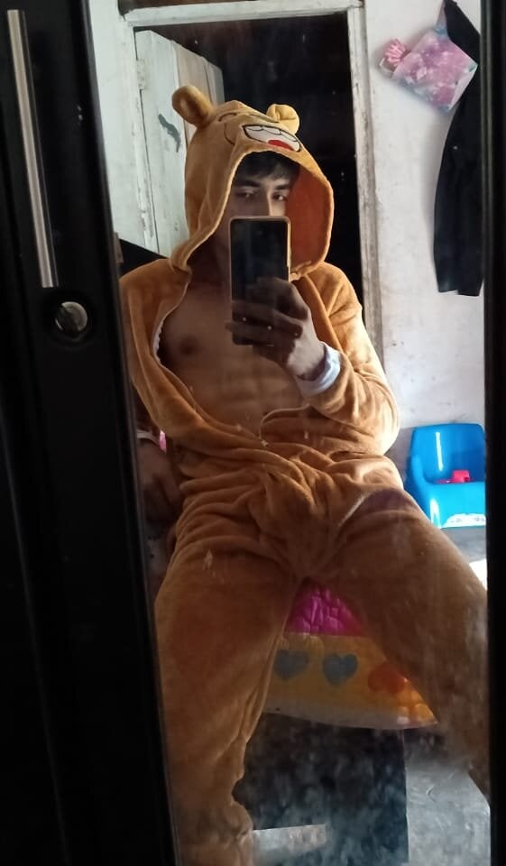 hottie_guy from stripchat