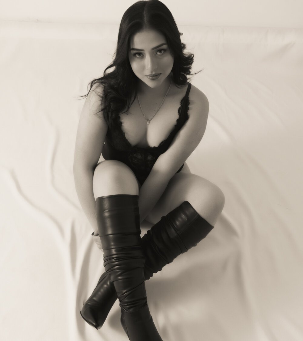 DahliaMoore live cam model at StripChat