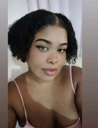JackelinHot's Offline Chat Room