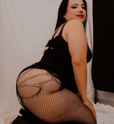 shantal_bbwmature from stripchat