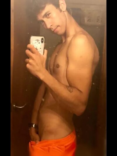 Hothornyboy28