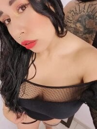 EmmaNaughty12's webcam live show