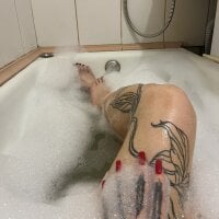 Kelly_fetish_girl's Offline Chat Room