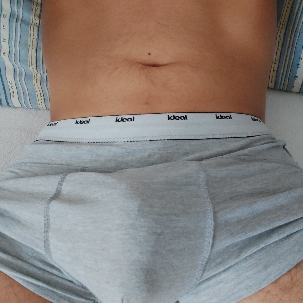 zoro92 from stripchat