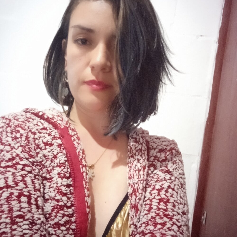princessbella93's Offline XXX Chat