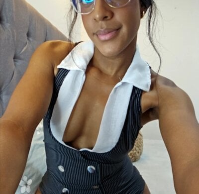 Maya_Lewis