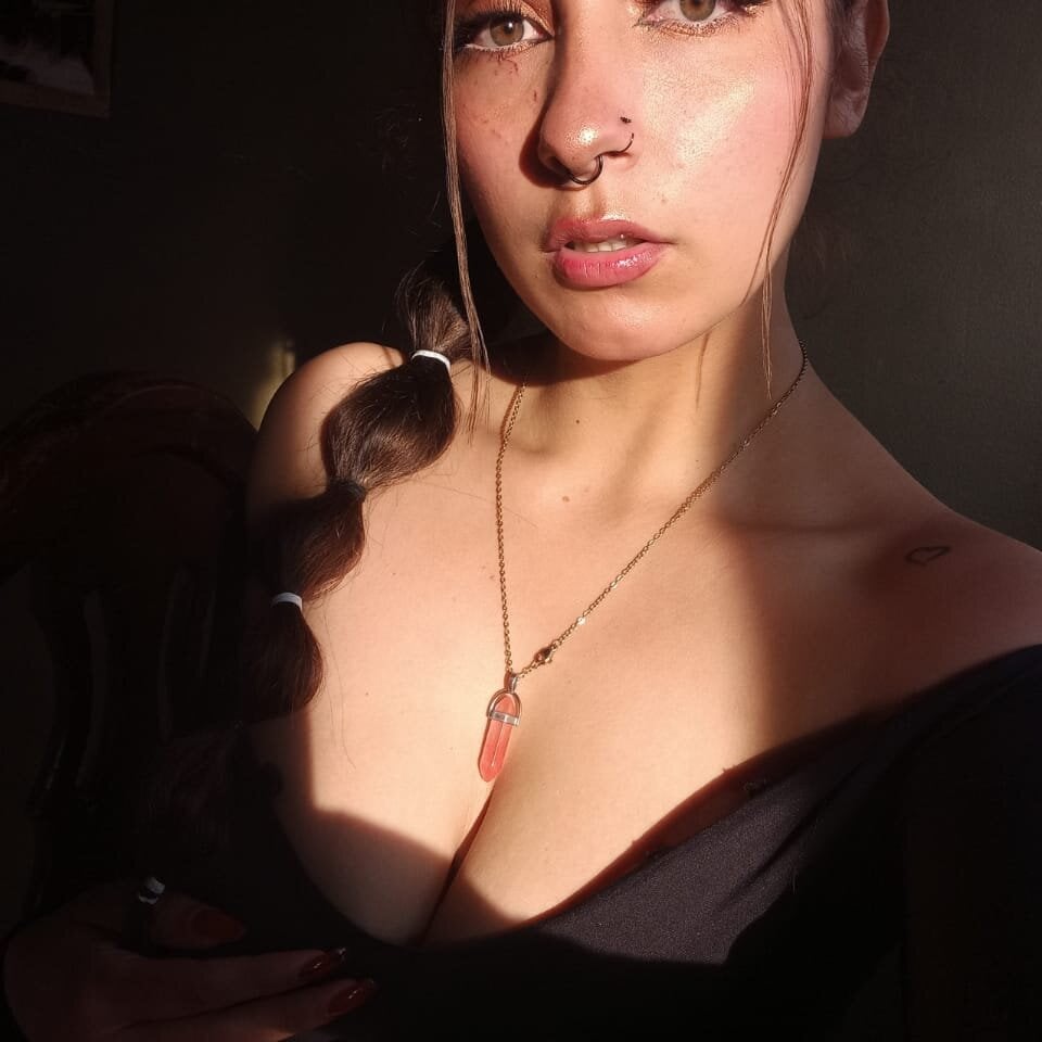 Agatha-Beauty profile