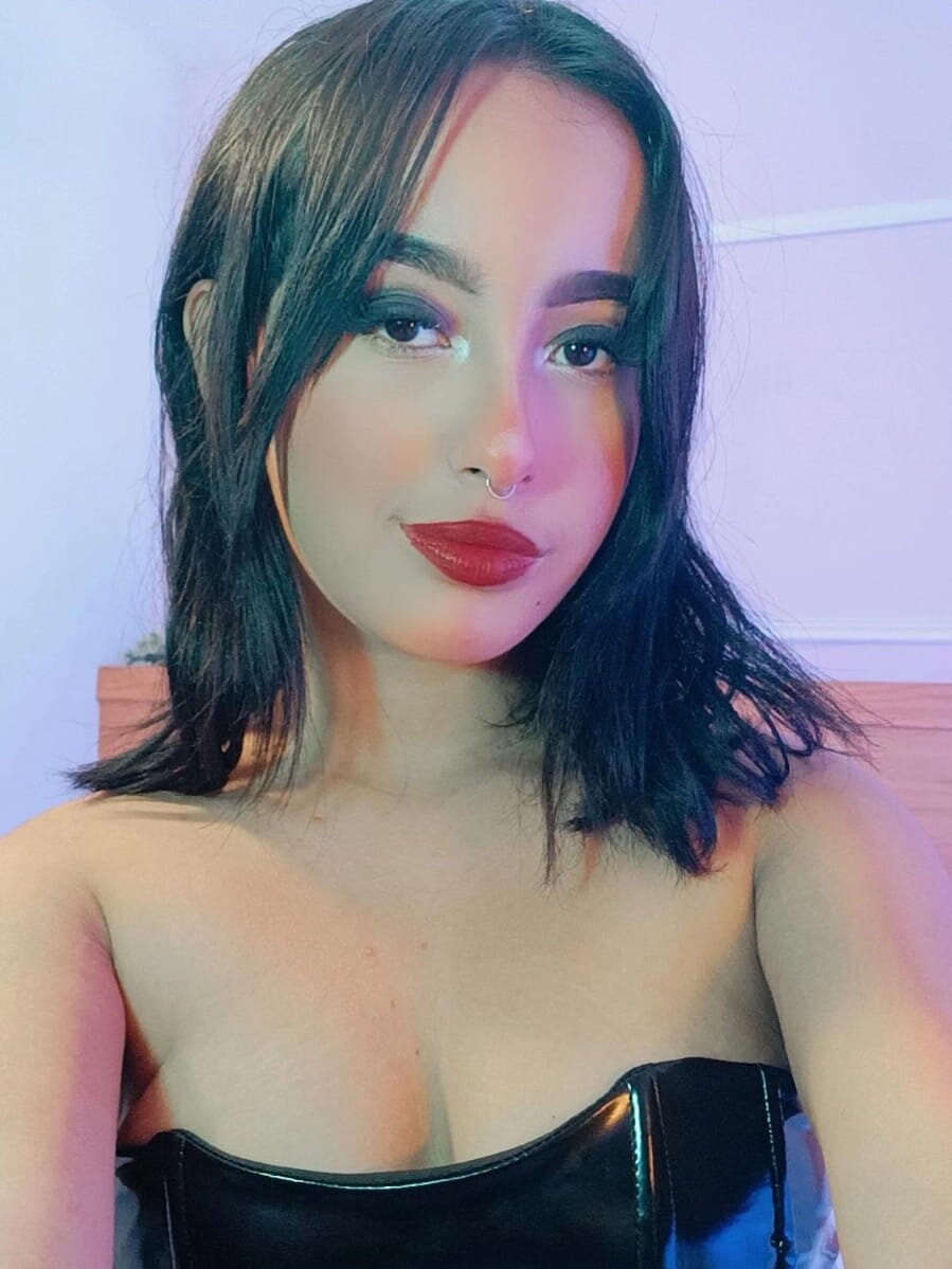 Sarah_Maxiine 🔑 live webcam
