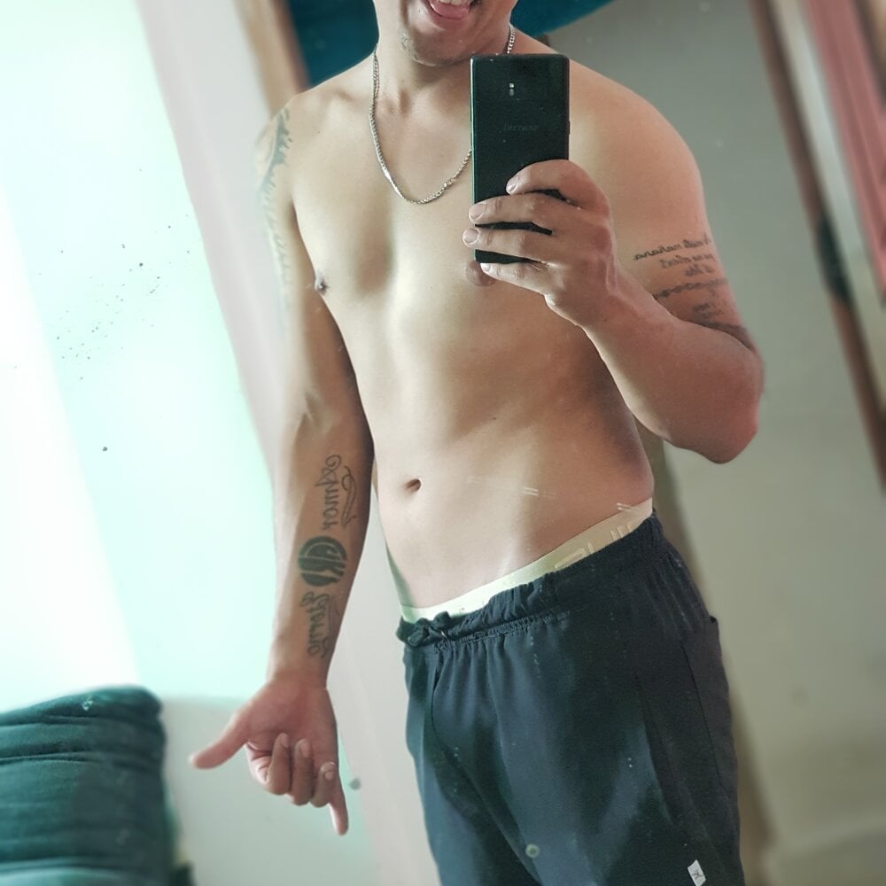 Helo3999 Offline XXX-Chat