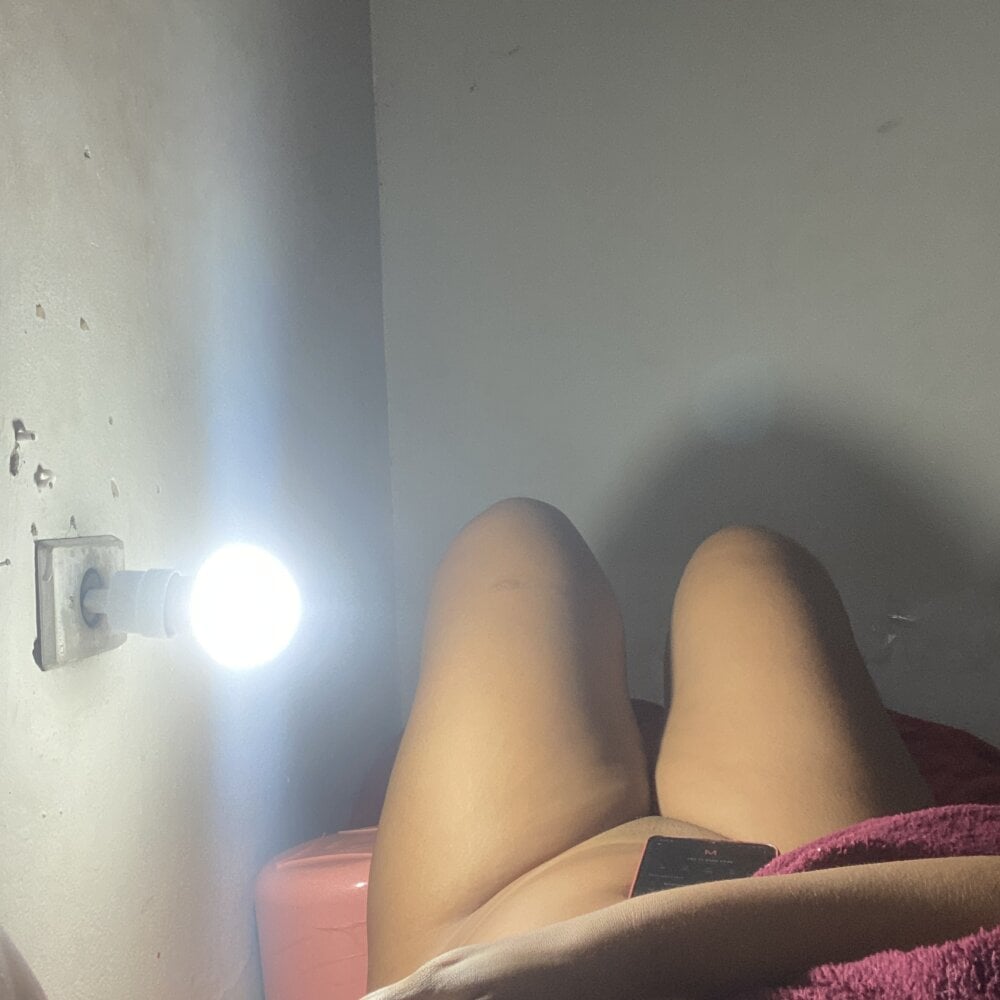 pornos.live eu_laura livesex profile in at cams