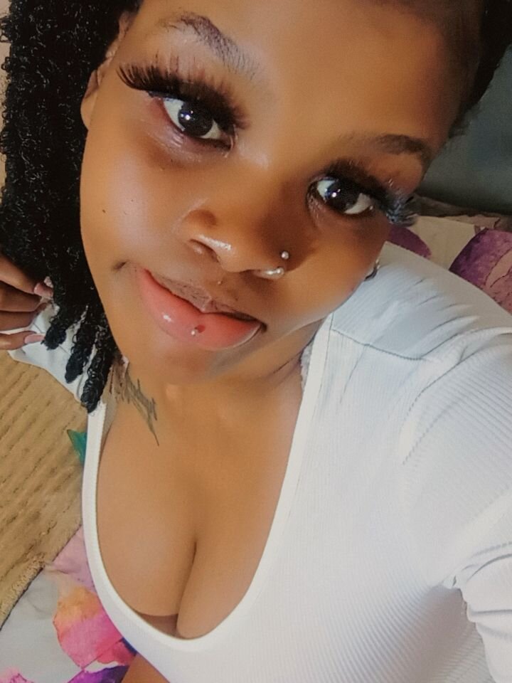 Leandra24