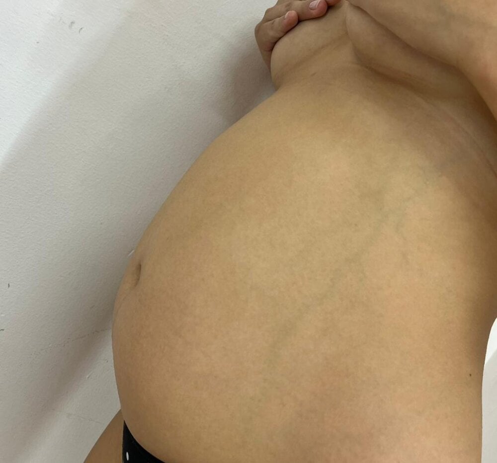 flor_pregnant69