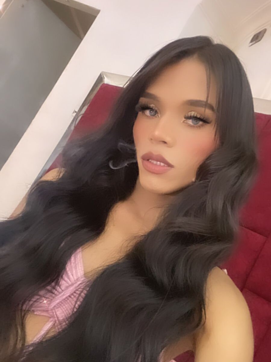 Live sex webcam photo for gilbanys_22 #290052088