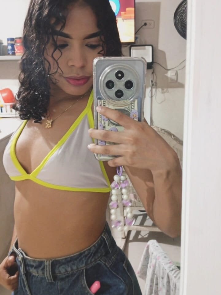 stripchat kira_starrx webcam profile pic via pornsexycams.com