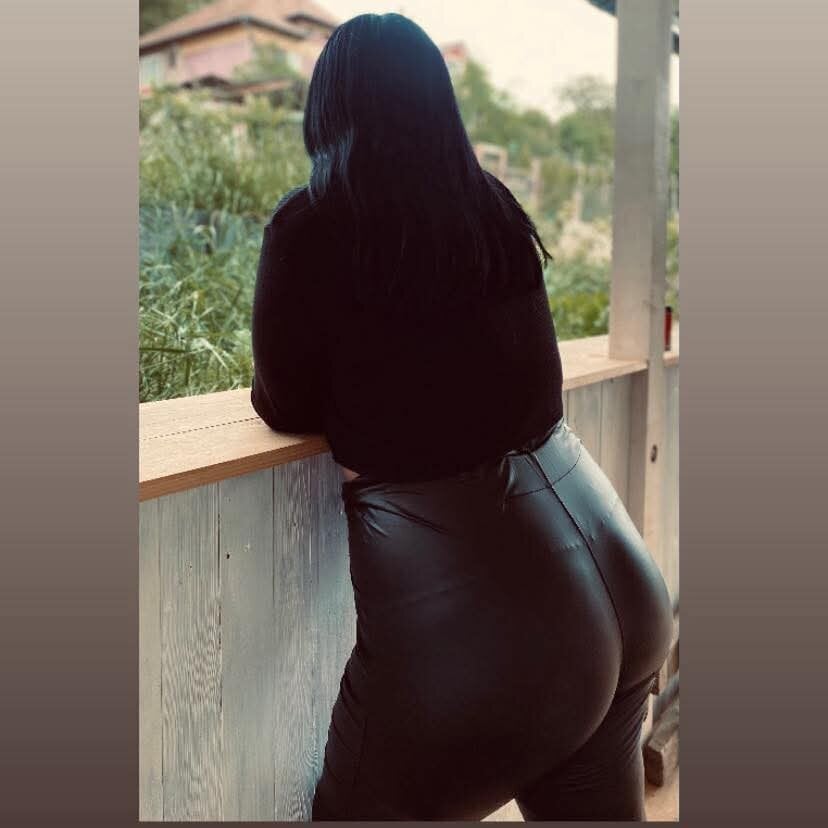 badgirlwebcam.com melaniatoto livesex profile in hungarian cams