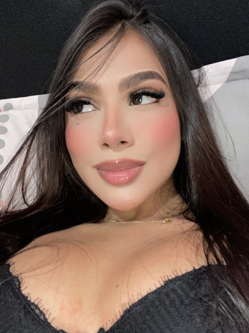 Live sex webcam photo for LUH0806 #279740642