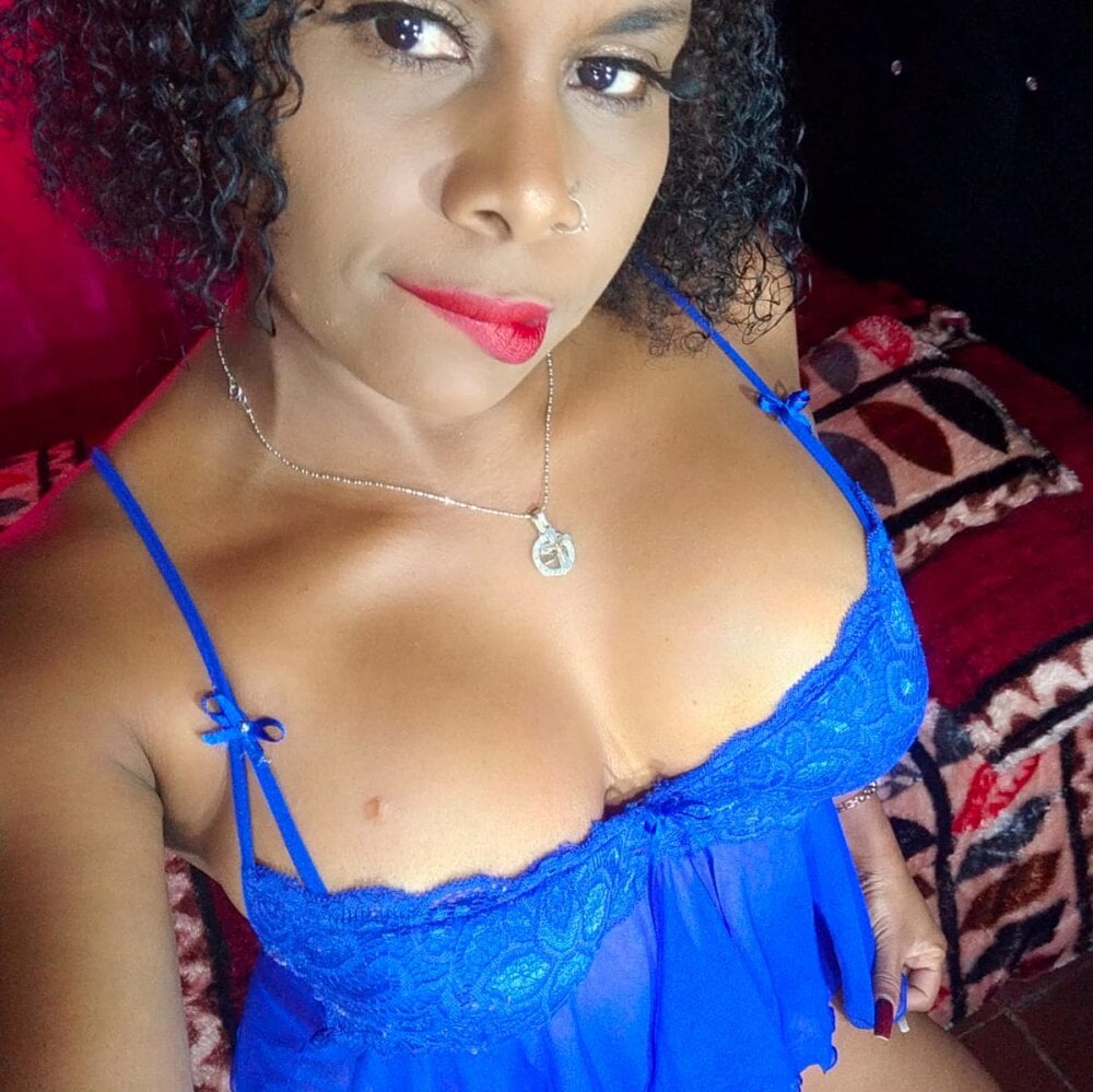 camille_rose_ from stripchat