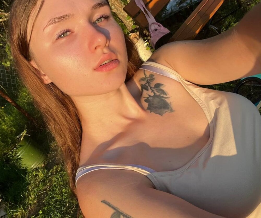 chatnmate.com crystalbrooks livesex profile in caucasian cams