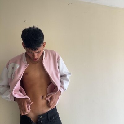 santiagosalvatore_ from stripchat