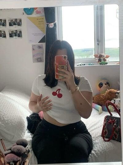 Elifyavass on StripChat