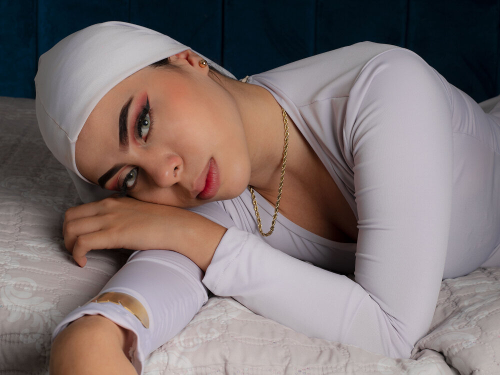 Live sex webcam photo for saamia_ #289912757