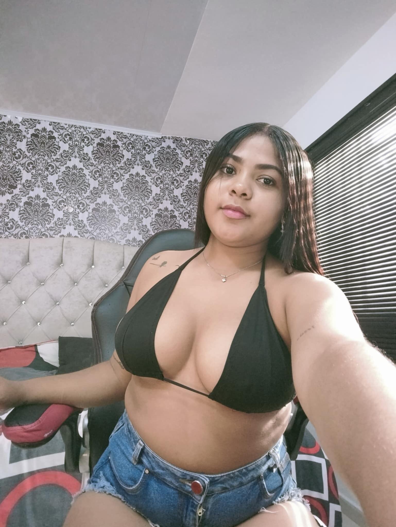 Itzel_Sophiaa