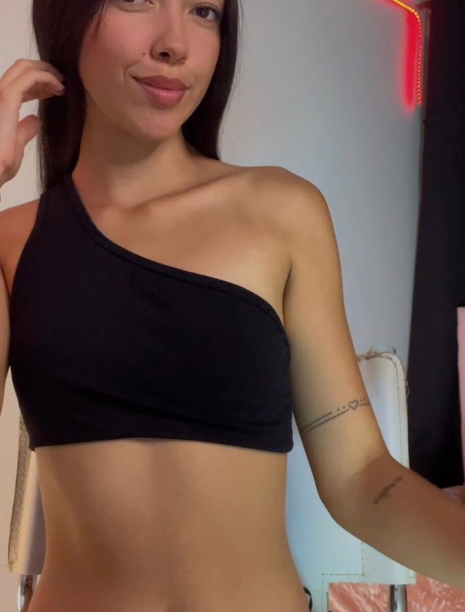 cam-performer.com fox_valerie livesex profile in romaniagmt2 cams