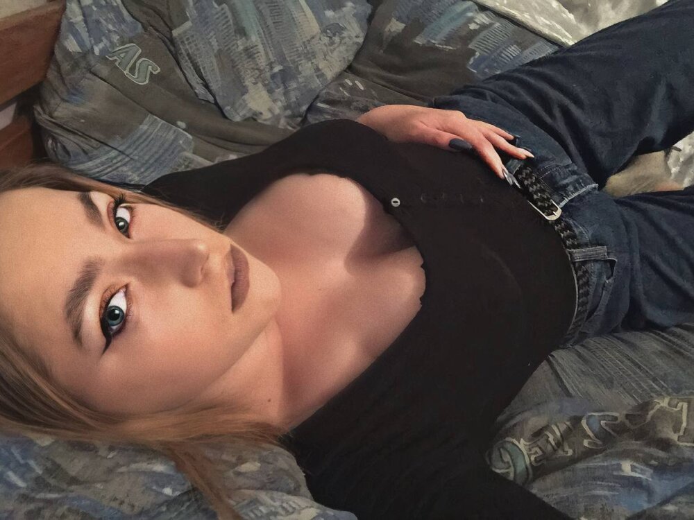 Milana_aaaa 📔 online sex stream