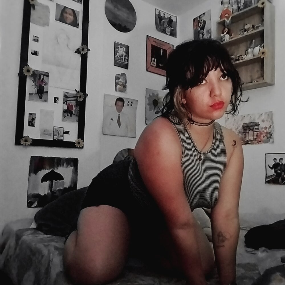 Live sex webcam photo for soynanabela28 #291077289