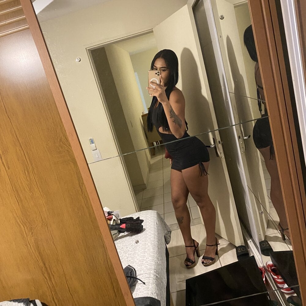 6livesex.com ganriellysz livesex profile in portuguese cams