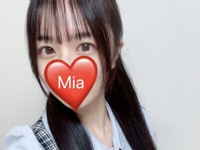 _Mia_land_ on StripChat