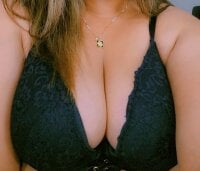 HornyBigGirl_69's webcam live show