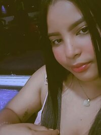 nena_sexy27's Offline XXX Chat