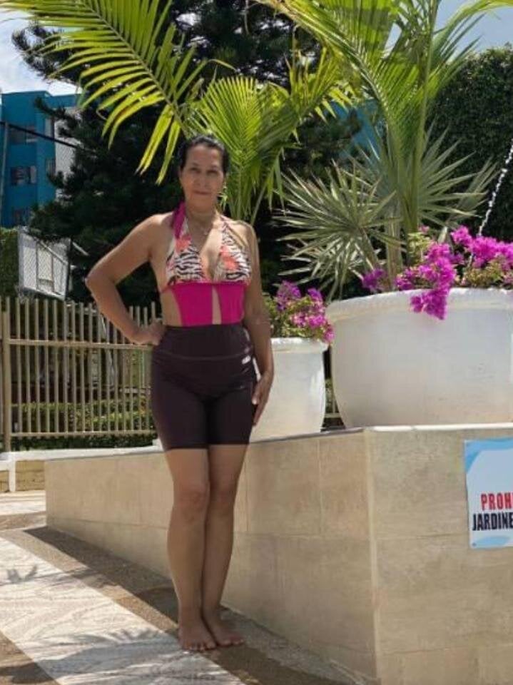 RosseLaure: офлайн-секс-чат