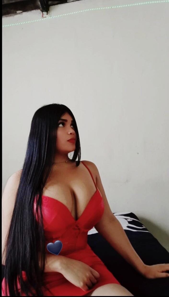 AshleeyGraham_