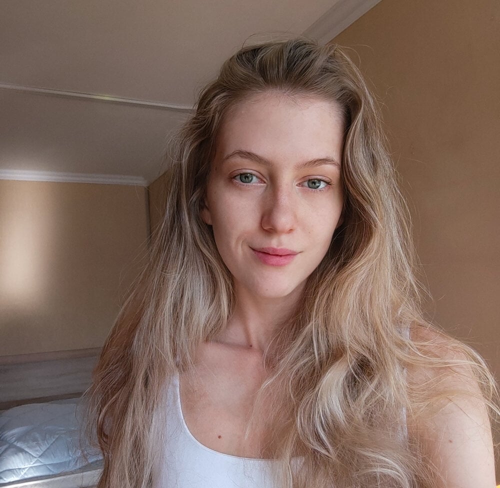 Live sex webcam photo for BonnieCorker #280575709