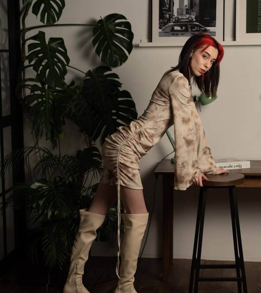 Veronica_xBaby's Offline XXX Chat