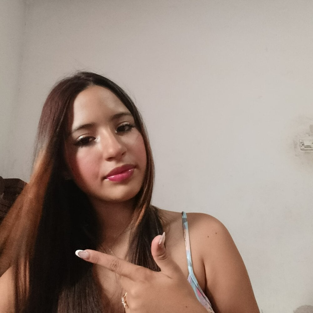 stripchat virgin-shy webcam profile pic via sexlivecamsites.com