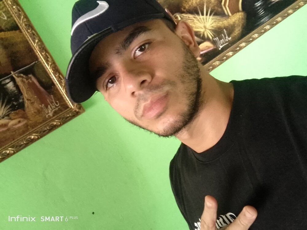 randall0102 from stripchat