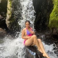 juliana_cute's Offline Chat Room
