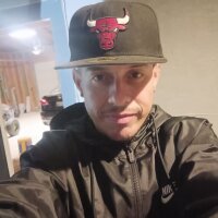 Tubellaquito69's Offline Chat Room