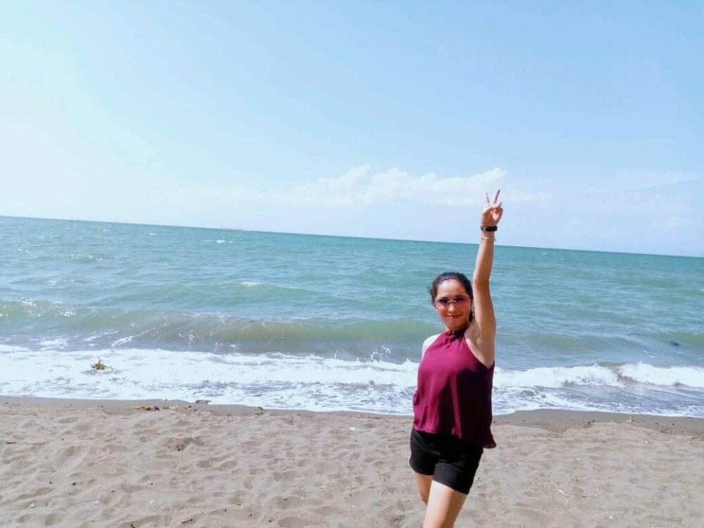 247camsex.com michelle2027 livesex profile in help-me-buy-a-pot-to-melt-wax-for-my-candle-venture-and-beewax cams