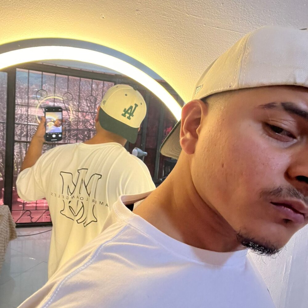 UlisesTrenh's Offline XXX Chat