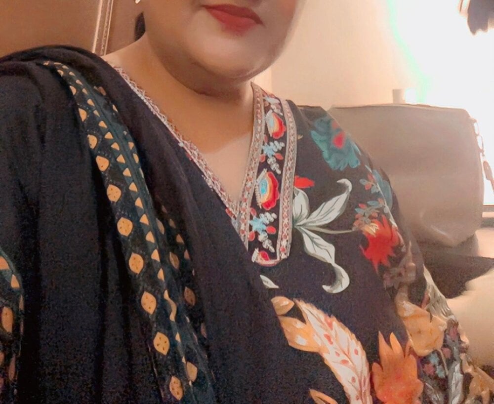 stripchat monicaa___ webcam profile pic via cam-performer.com