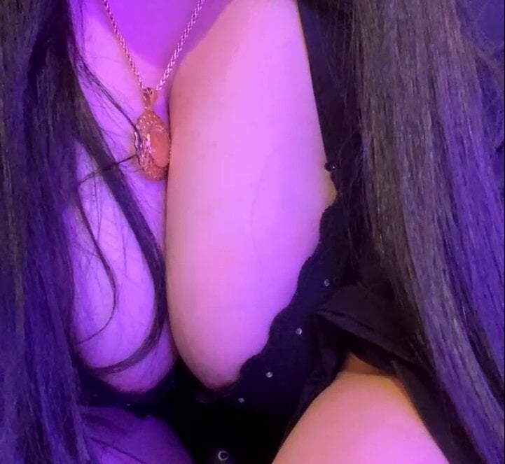 sexcam-girls.com litlle_kkikisx livesex profile in spanish cams