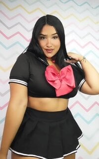 lucya_2002's Offline Chat Room