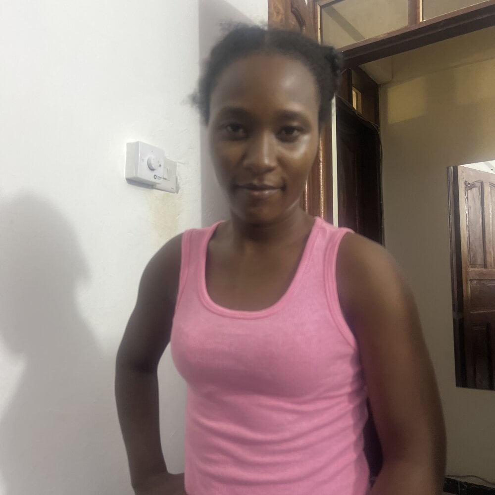Awesome_princess77 live cam model at StripChat