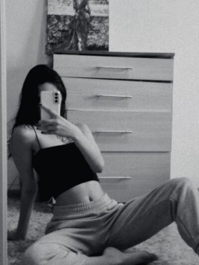 little_lisaaa 🐐 online sex webcam
