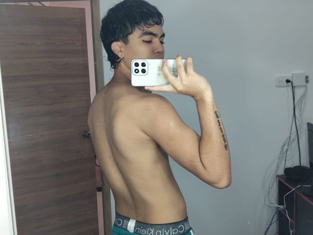 zinhuella420 from stripchat