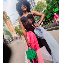 Model puca_ebony